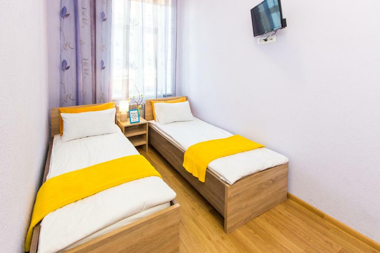Modern 2Br Apartment In Central Lviv Exterior photo